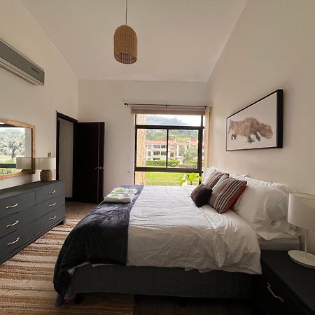 Cr Mariposa Rentals Lakeview Penthouse With Office Space, Pool, Gym, Tennis Santa Ana  Zewnętrze zdjęcie