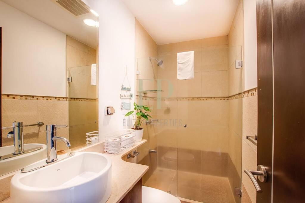 Cr Mariposa Rentals Lakeview Penthouse With Office Space, Pool, Gym, Tennis Santa Ana  Zewnętrze zdjęcie